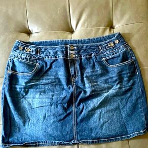 🔥2/$25🔥 Plus size denim mini skirt